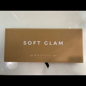 Anastasia Beverly Hills Soft Glam Palette